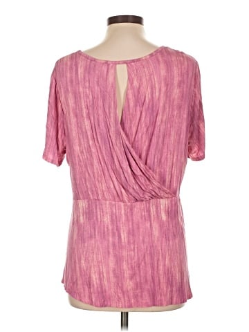 Lisa Rinna Short Sleeve T-Shirt (view 2)