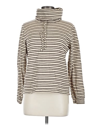 WVN. Turtleneck Sweater (view 1)