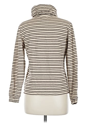 WVN. Turtleneck Sweater (view 2)