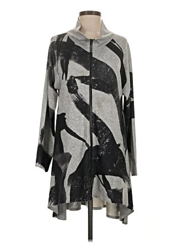 Et' Lois Poncho (view 1)