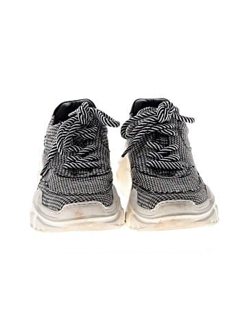 LAST Sneakers (view 2)