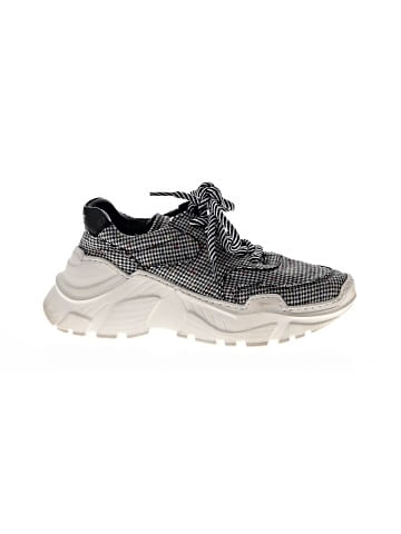 LAST Sneakers (view 1)