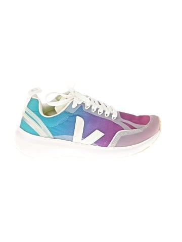 VEJA Sneakers (view 1)