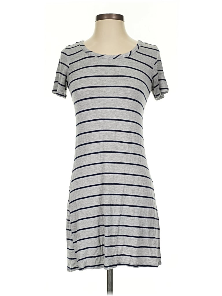 Pre-owned Olivia Rae Casual Dress In Gray