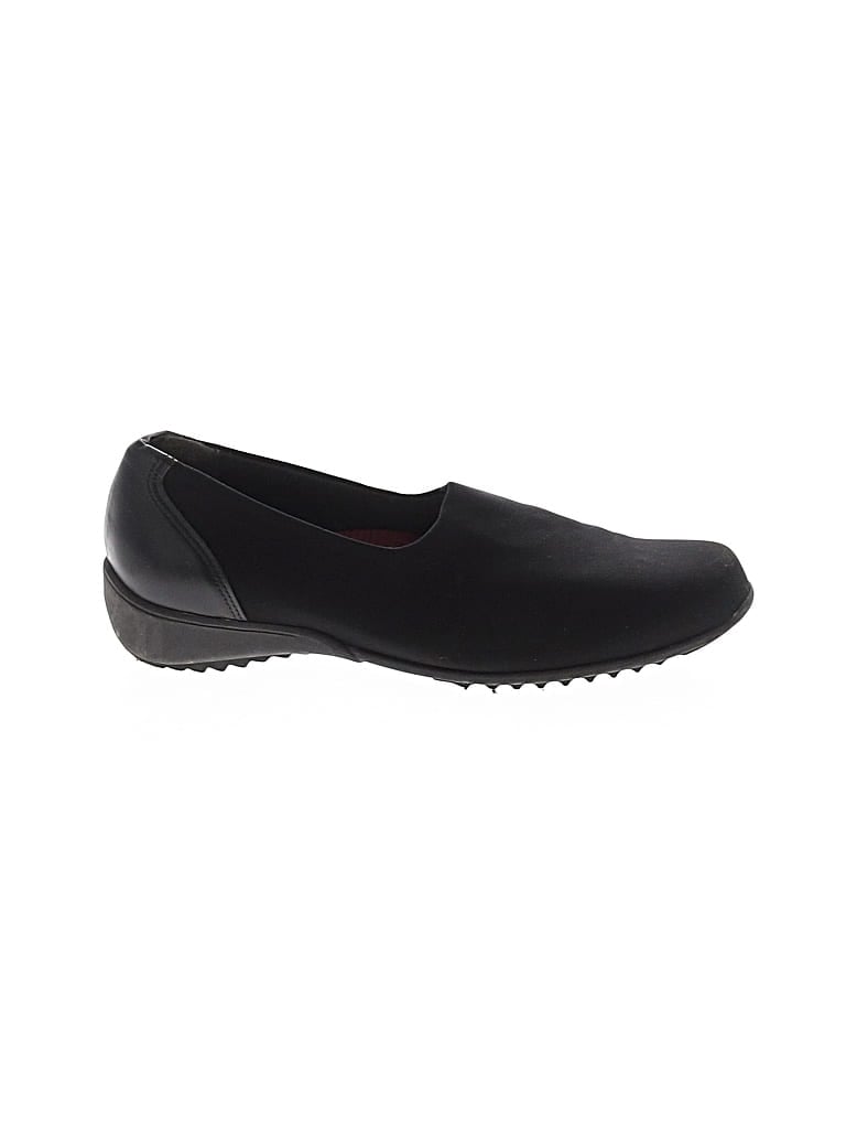 Pre-owned Munro American Flats In Black
