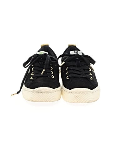 Cariuma Sneakers (view 2)