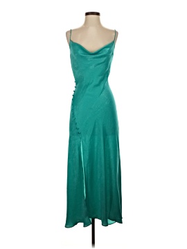 green emerald velvet dress Zara Short Puff Sleeve Round Neck Cut Out A-Line Midi Dress Green Smal –  Baystate Boutique & Consignment