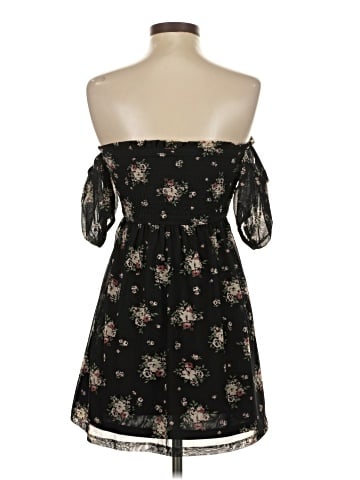 Hollister Casual Dress (view 2)