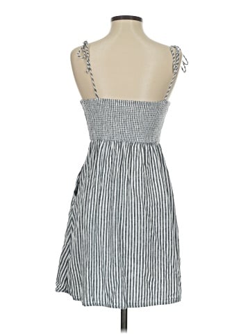 Old Navy Casual Dress (view 2)
