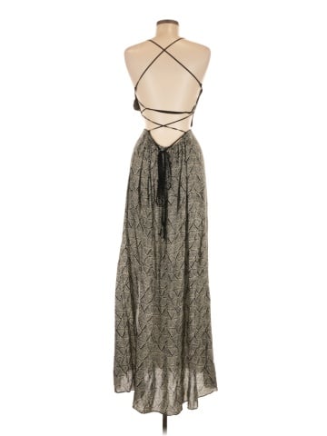 Urban Outfitters Casual Dress (view 2)