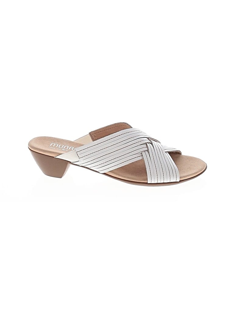 Pre-owned Munro American Sandals In White