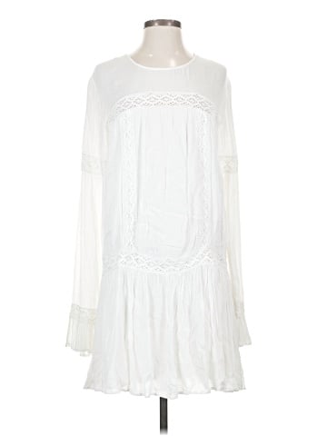 Chloe Oliver Casual Dress (view 1)