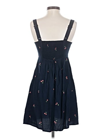 Old Navy Casual Dress (view 2)