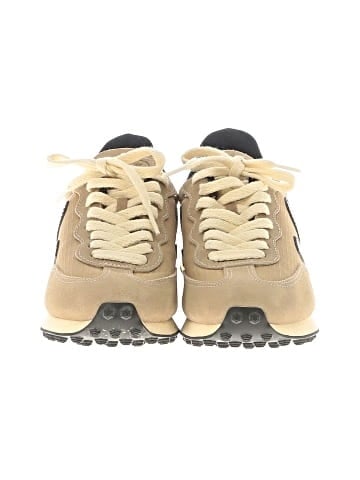 VEJA Sneakers (view 2)