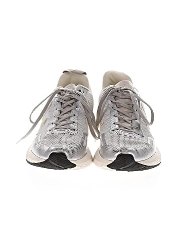 VEJA Sneakers (view 2)