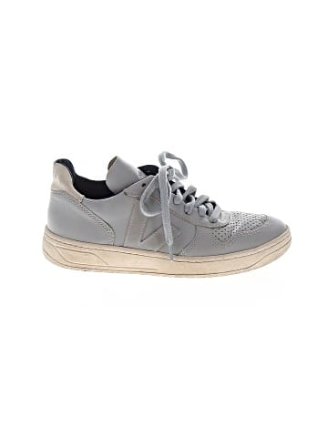 VEJA Sneakers (view 1)