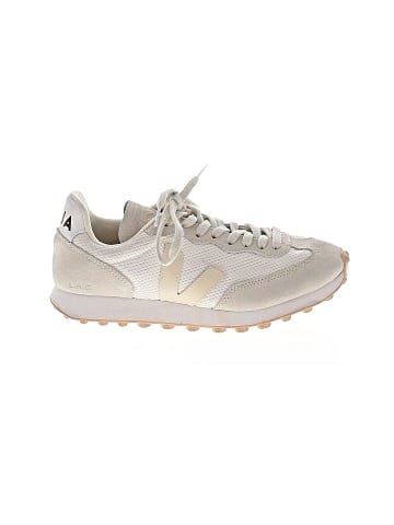 VEJA Sneakers (view 1)