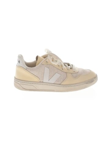 VEJA Sneakers (view 1)