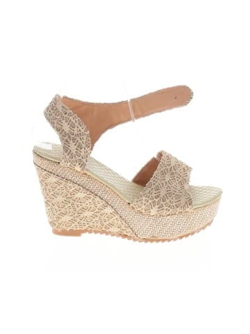 Unbranded Wedges (view 1)
