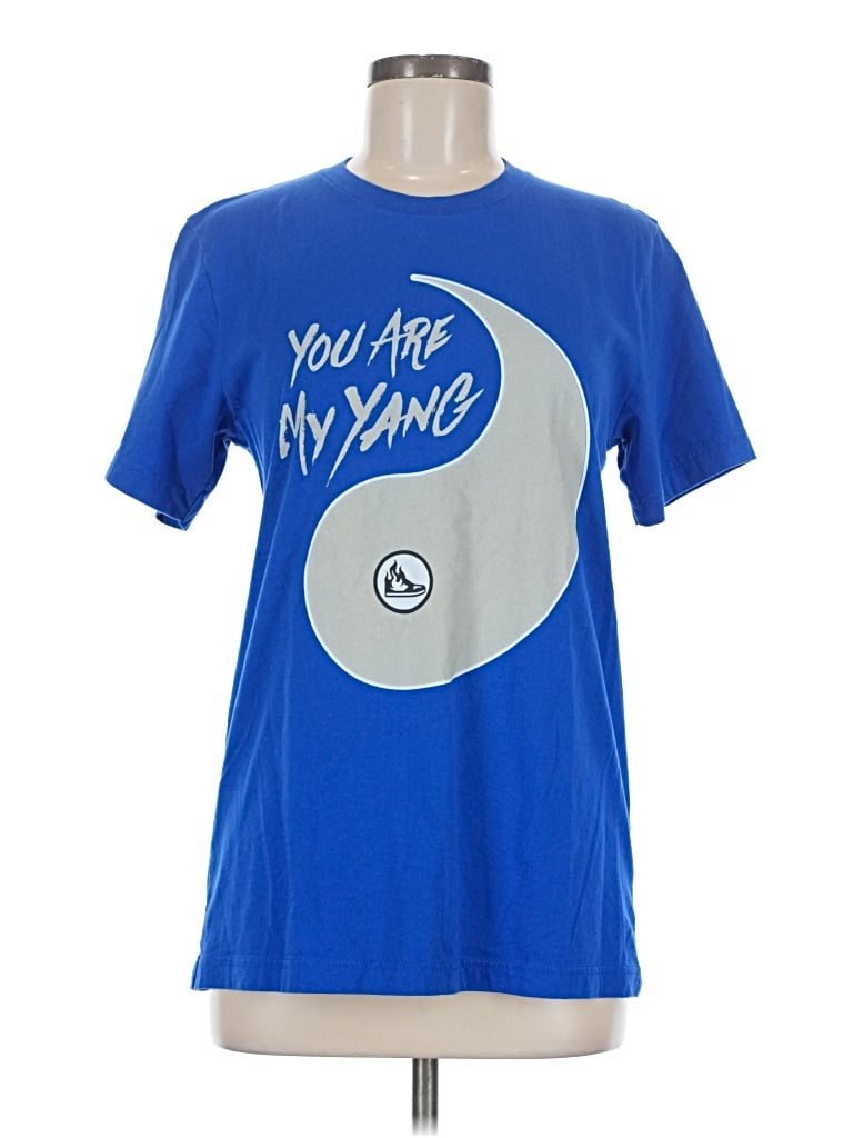 Pre-owned Canvas Active T-shirt In Blue
