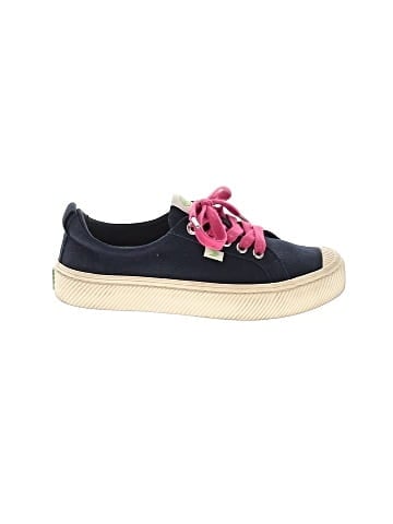 Cariuma Sneakers (view 1)