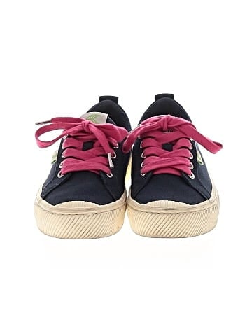 Cariuma Sneakers (view 2)