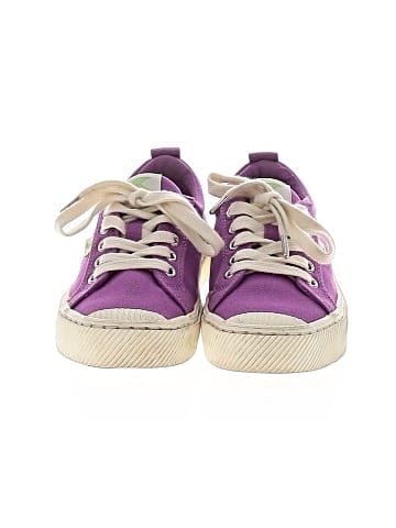 Cariuma Sneakers (view 2)
