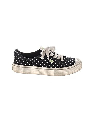Cariuma Sneakers (view 1)