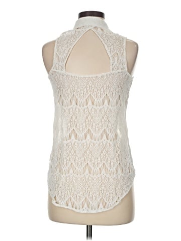Kirra Sleeveless Button-Down Shirt (view 2)