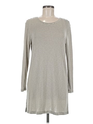 Old Navy Casual Dress (view 1)