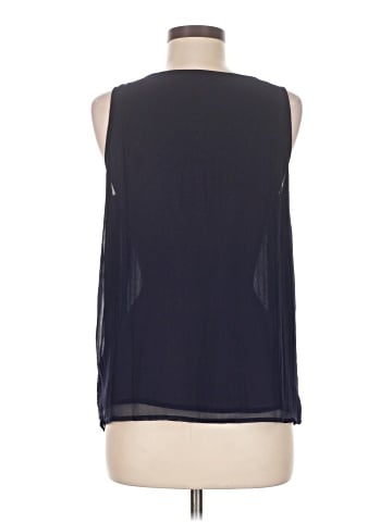 Jennifer Lopez Sleeveless Top (view 2)