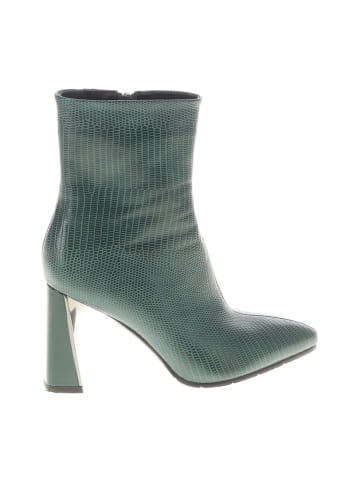 Azura Shoes Boots (view 1)