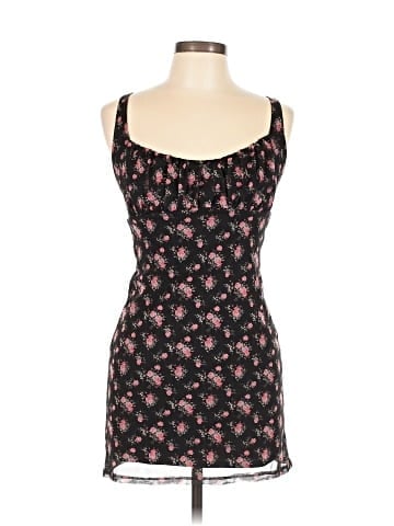 Urban Outfitters Casual Dress (view 1)