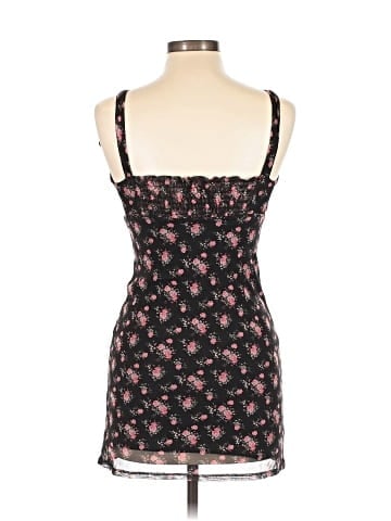 Urban Outfitters Casual Dress (view 2)
