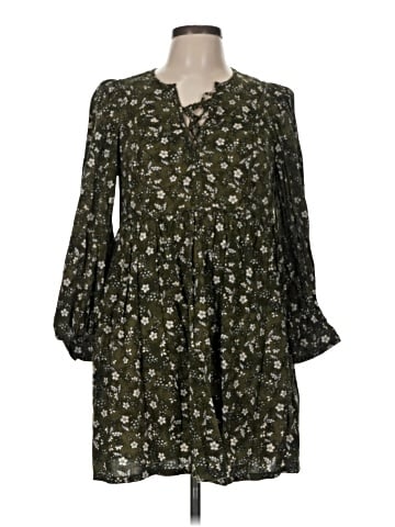 Old Navy Casual Dress (view 1)
