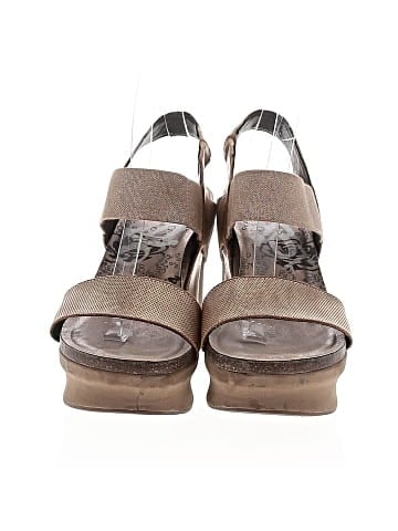XOXO Wedges (view 2)