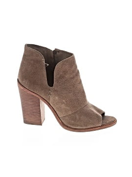 Vince Camuto Sandals