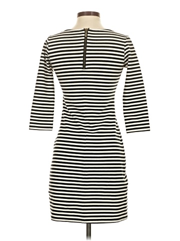 Old Navy Casual Dress (view 2)