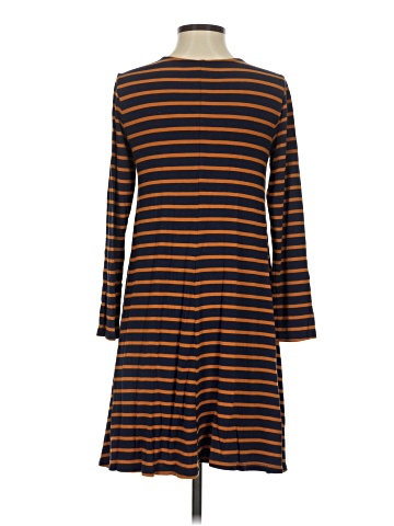 Old Navy Casual Dress (view 2)