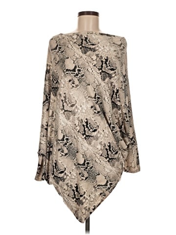 Cherish Poncho (view 1)