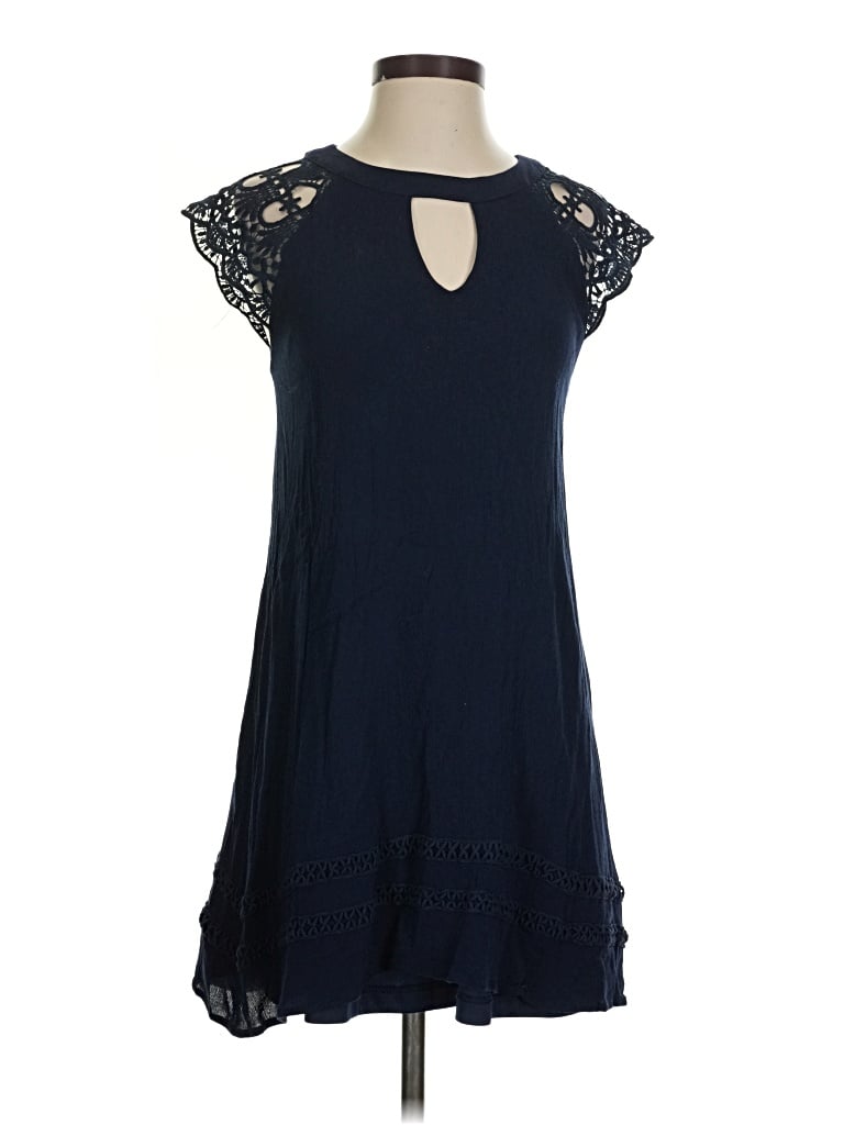 Altar'd State Sleeveless Top Blue Keyhole Neckline Tops - Used - Size Small
