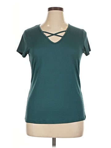 Coco & Shay Active T-Shirt (view 1)