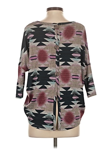 Living Doll 3/4 Sleeve Top (view 2)