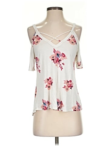 Free Kisses Sleeveless Blouse (view 1)
