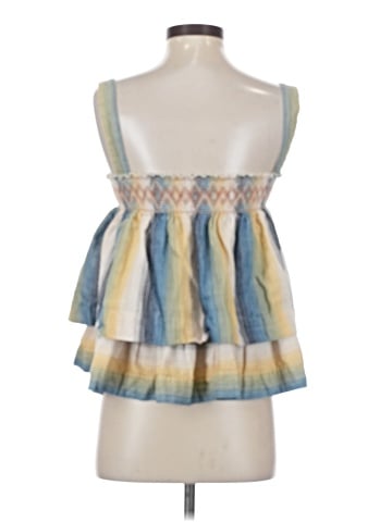 Warm Sleeveless Blouse (view 2)