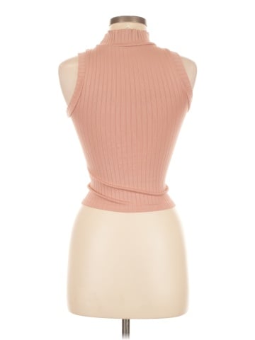 Yahada Sleeveless Top (view 2)