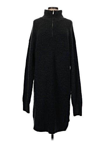 Old Navy Turtleneck Sweater (view 1)