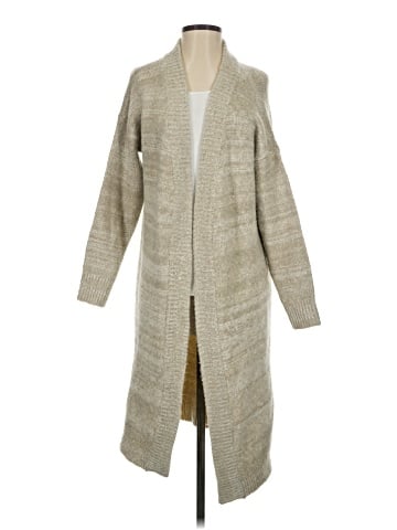 Indah Cardigan (view 1)