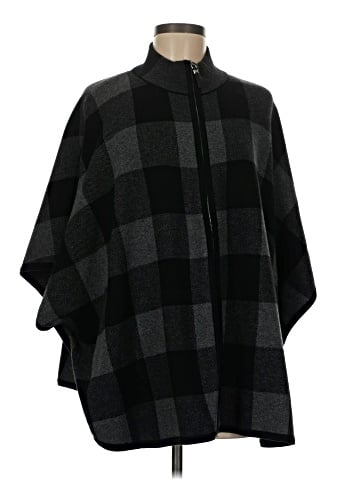 Rafaella Poncho (view 1)
