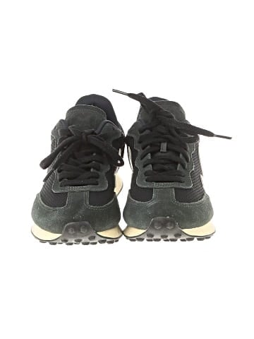 VEJA Sneakers (view 2)